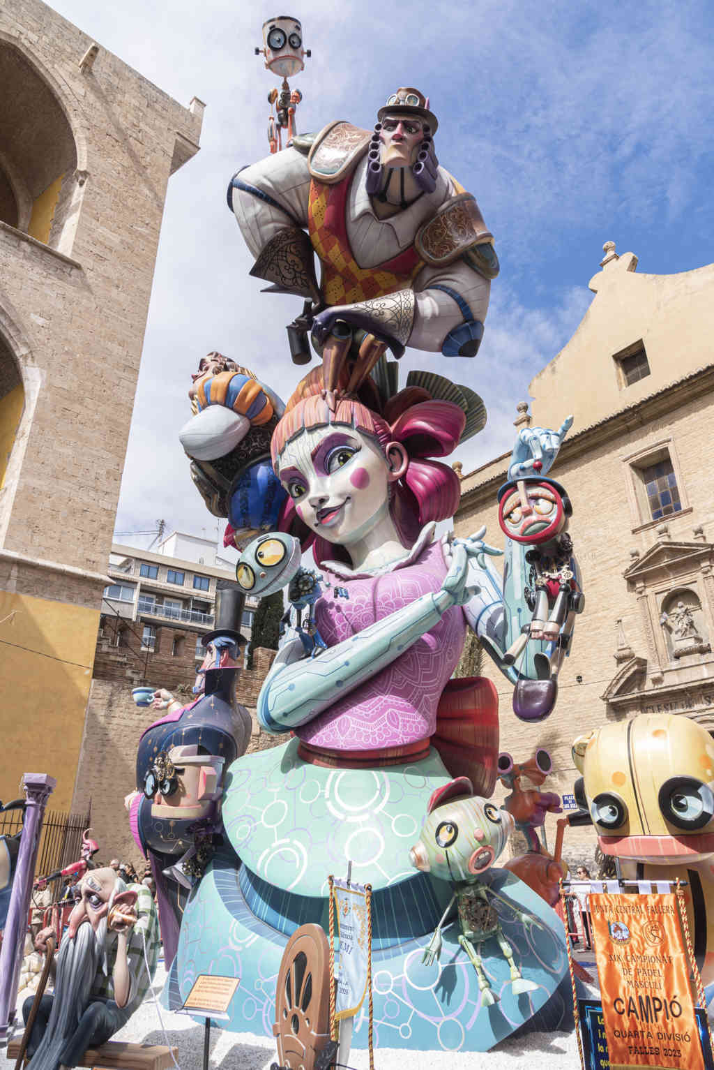 Valencia - fallas 2023 - falla Quart-Palomar - Ciber 04.jpg